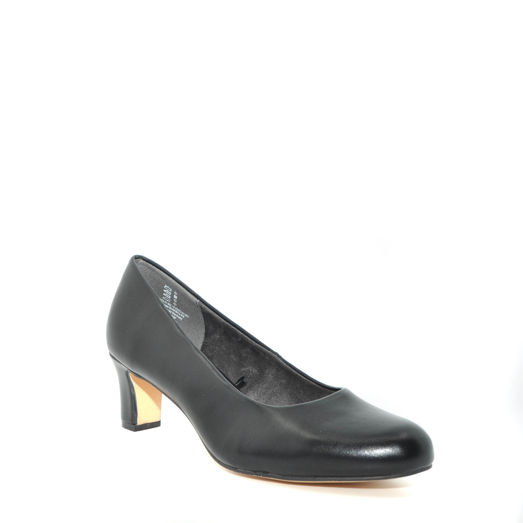 black low heeled shoes