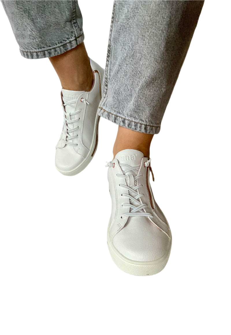 Load image into Gallery viewer, white shoes

