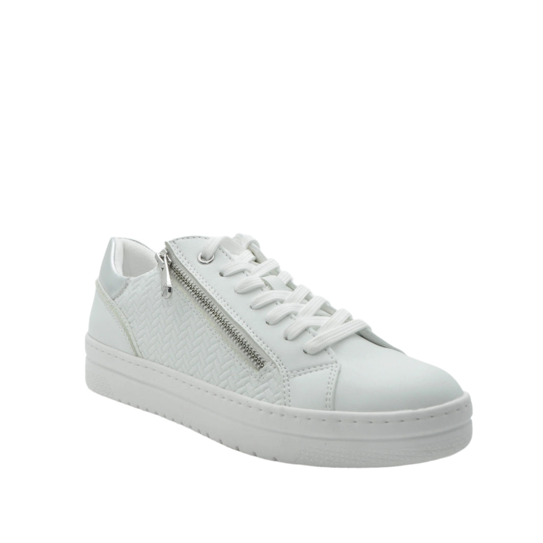 white casual trainers