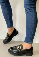 Load image into Gallery viewer, tamaris black moccasin shoes