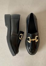 Load image into Gallery viewer, tamaris black leather loafers