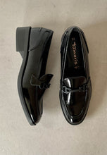 Load image into Gallery viewer, black patent loafers