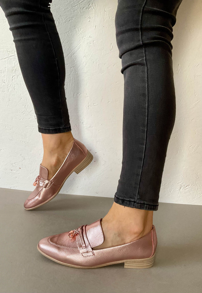 Mettalic pink loafers