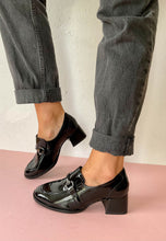 Load image into Gallery viewer, Tamaris black patent loafers