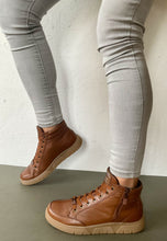 Load image into Gallery viewer, ara brown lace up boots