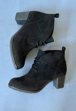 Load image into Gallery viewer, marco tozzi black suede boots