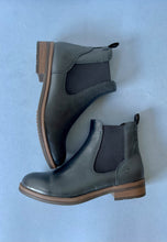 Load image into Gallery viewer, navy flat leather boots