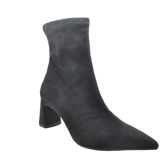 black pointed heeled boots