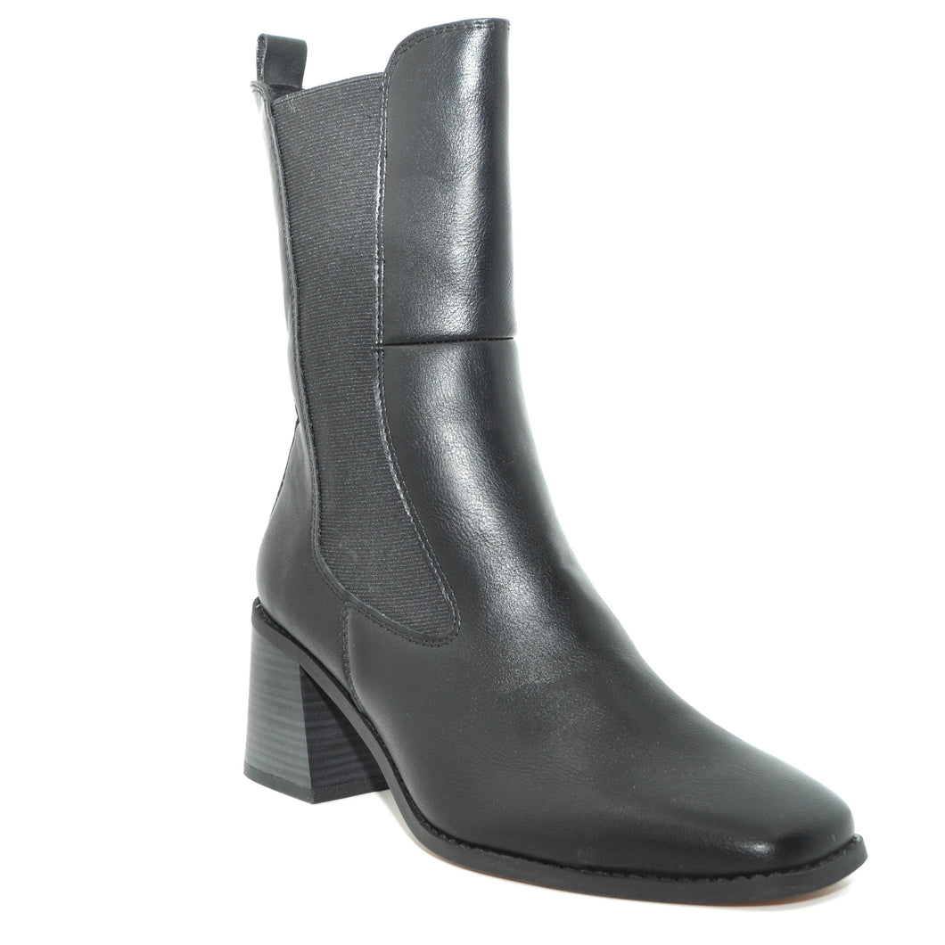 black heeled boots