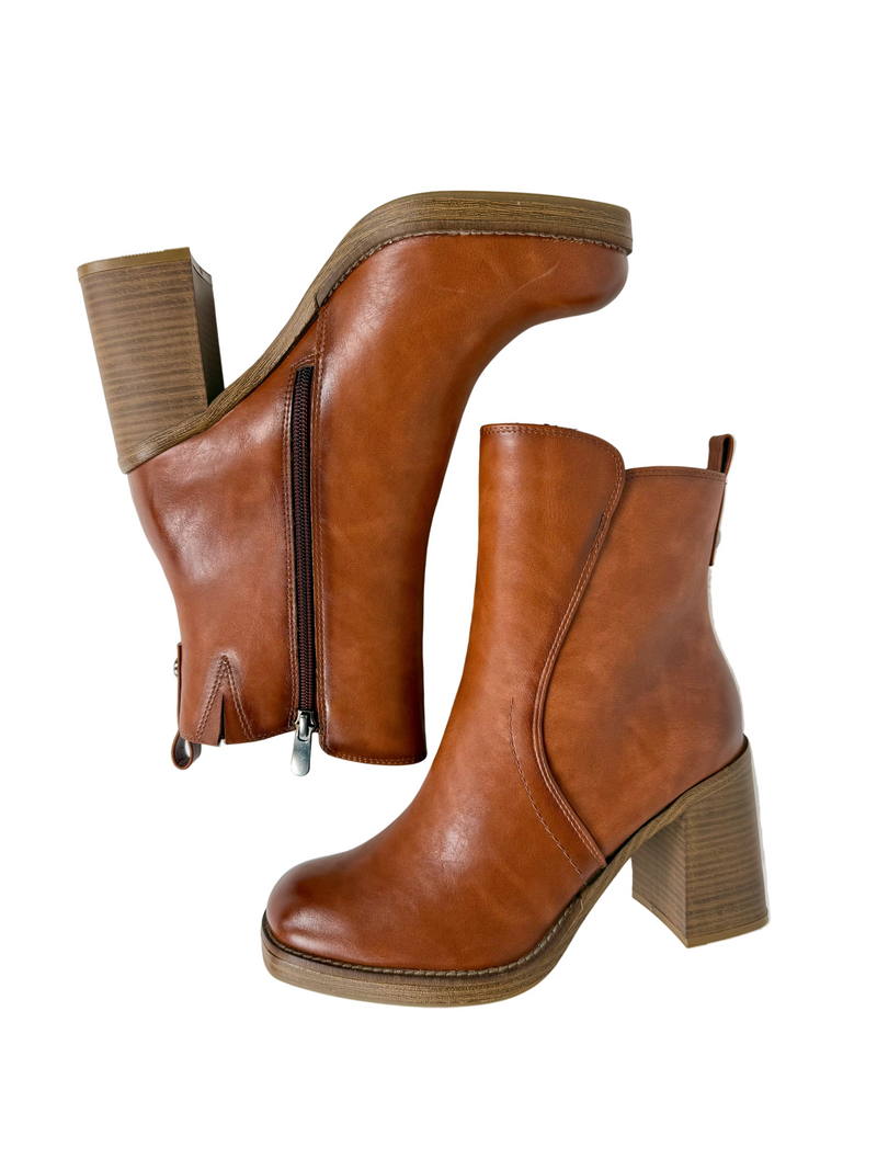 Load image into Gallery viewer, brown heeled boots
