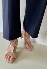 Load image into Gallery viewer, nude block heel sandals