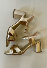 Load image into Gallery viewer, gold heels