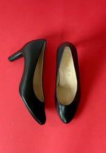 Load image into Gallery viewer, gabor black heeled shoes