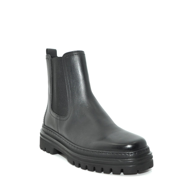 black chunky chelsea boots
