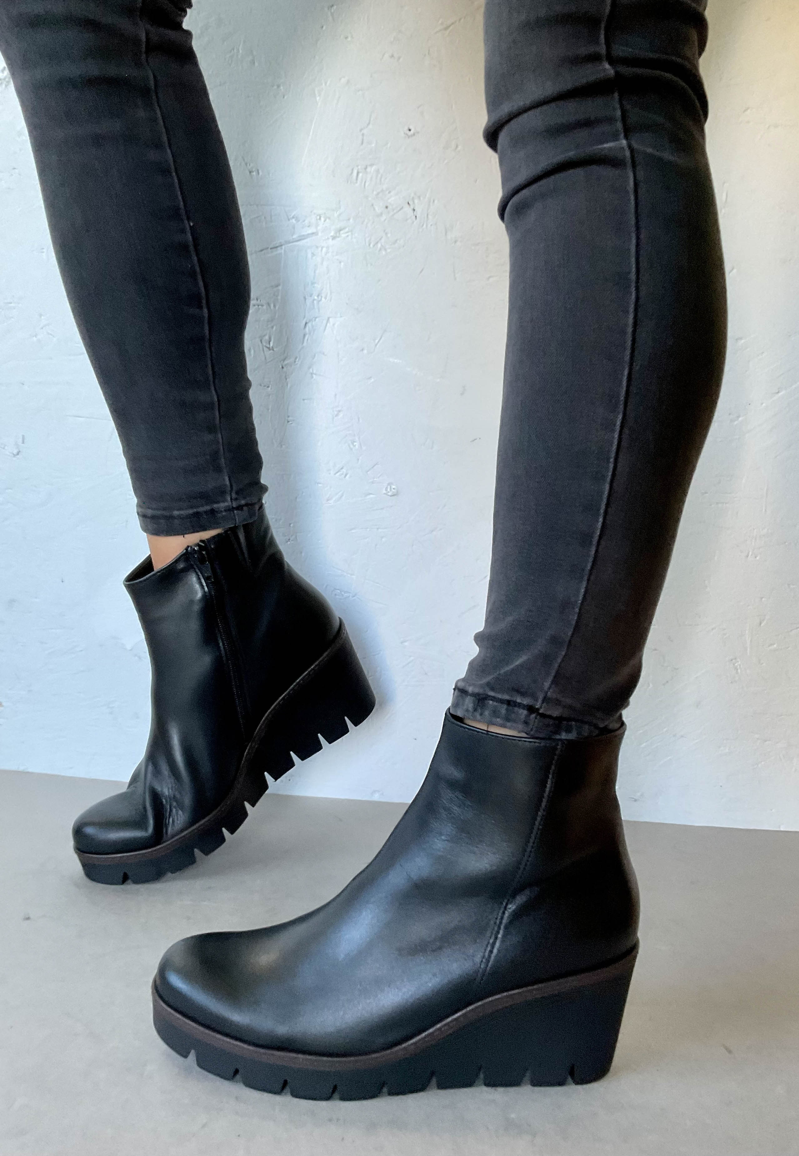 gabor black wedge boots