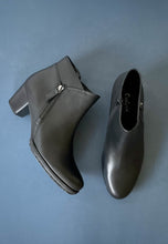 Load image into Gallery viewer, gabor black ankle boots
