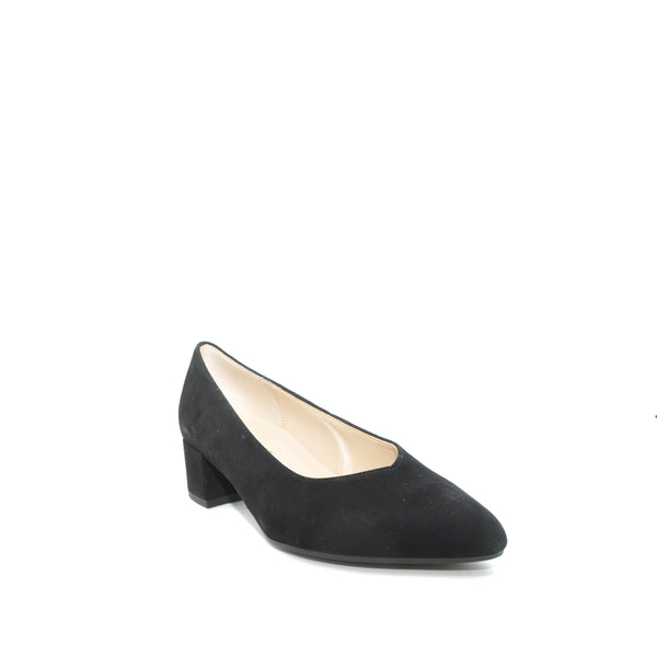 black comfortable heels