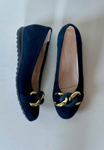 Load image into Gallery viewer, navy pumps