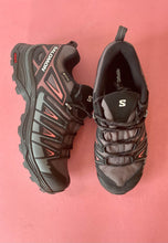 Load image into Gallery viewer, salomon gor tex shoes
