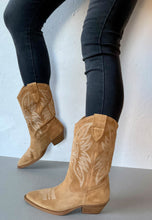 Load image into Gallery viewer, cowboy boots