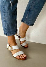 Load image into Gallery viewer, white casual sandals