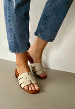Load image into Gallery viewer, white slip in sandals