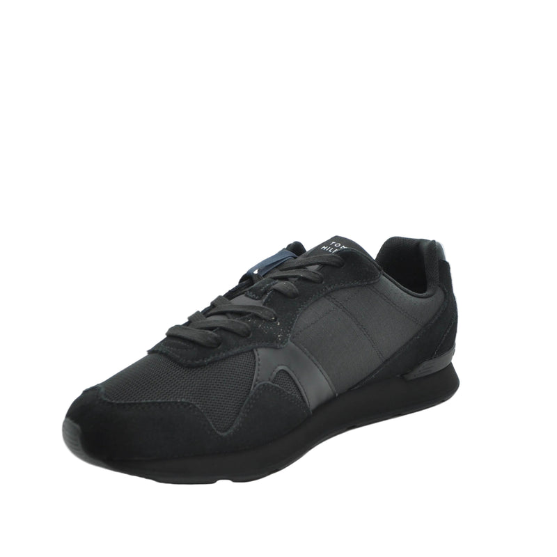 Load image into Gallery viewer, black trainers for men
