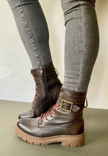 Load image into Gallery viewer, tamaris country boots women
