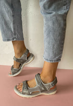 Load image into Gallery viewer, g comfort walking sandals