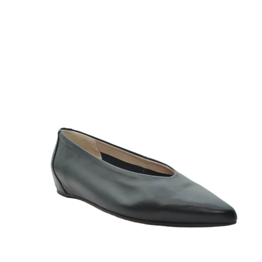 black wonders pump shoe
