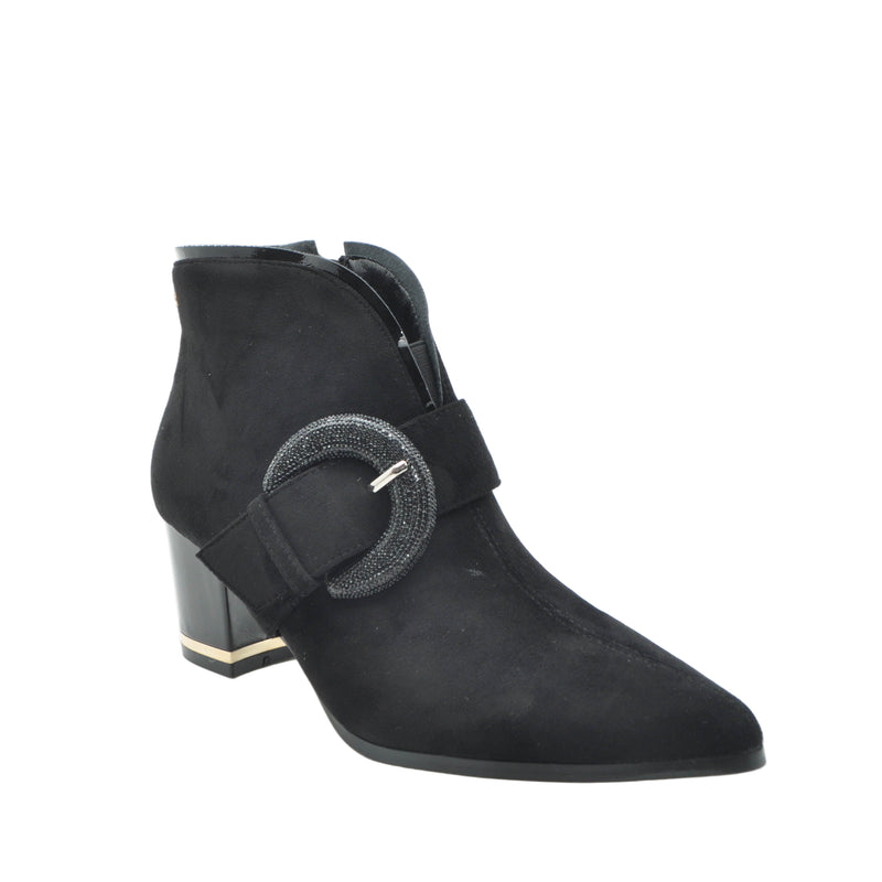 Load image into Gallery viewer, black heeled boots
