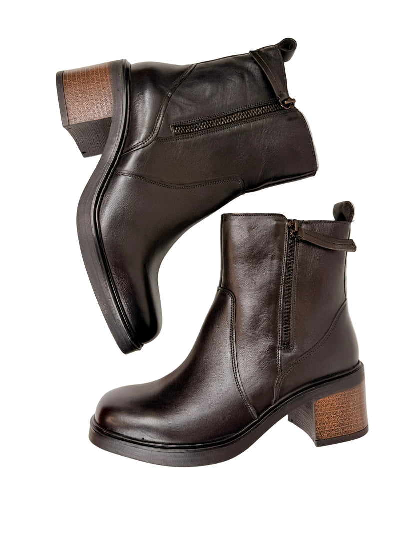 Load image into Gallery viewer, ARA Kelly 12-52804 Women's Leather Ankle Boot
