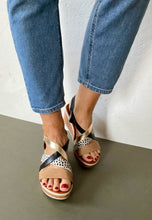 Load image into Gallery viewer, strappy sandals