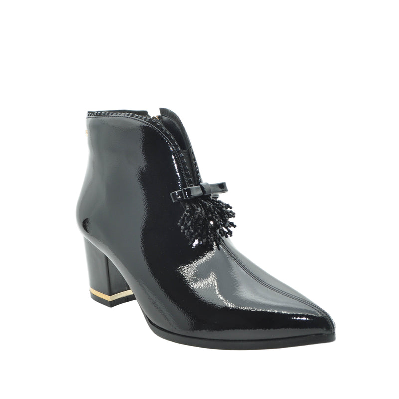 Load image into Gallery viewer, low heeled boots
