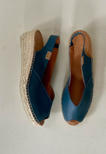 Load image into Gallery viewer, navy espadrille wedge