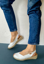 Load image into Gallery viewer, white espadrille wedges
