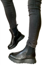 Load image into Gallery viewer, comfortable and stylish ladies boots