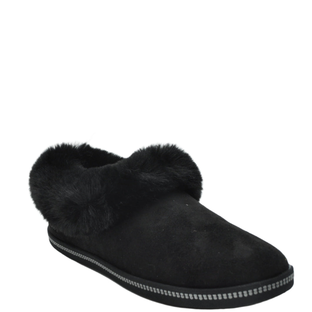 black skechers slippers