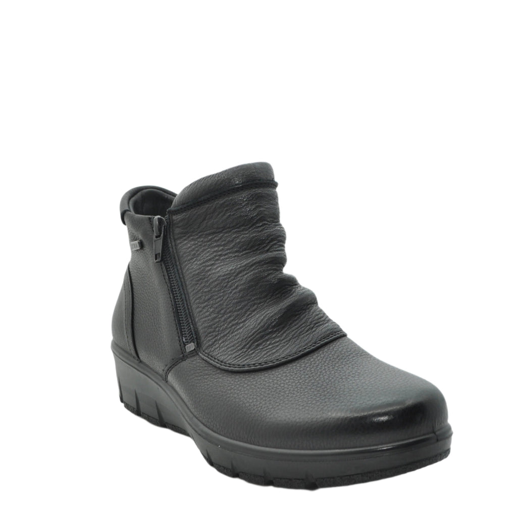 black waterproof boots women