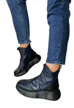 Load image into Gallery viewer, navy ladies boots