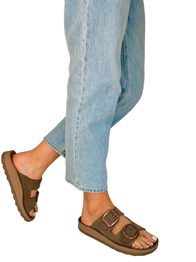 Load image into Gallery viewer, brown flat sandals
