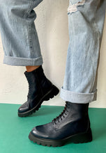 Load image into Gallery viewer, wonders navy boots
