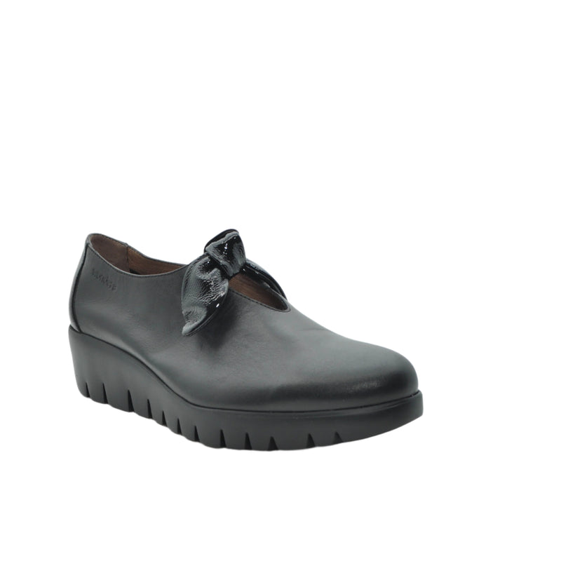 Load image into Gallery viewer, black wedge shoes
