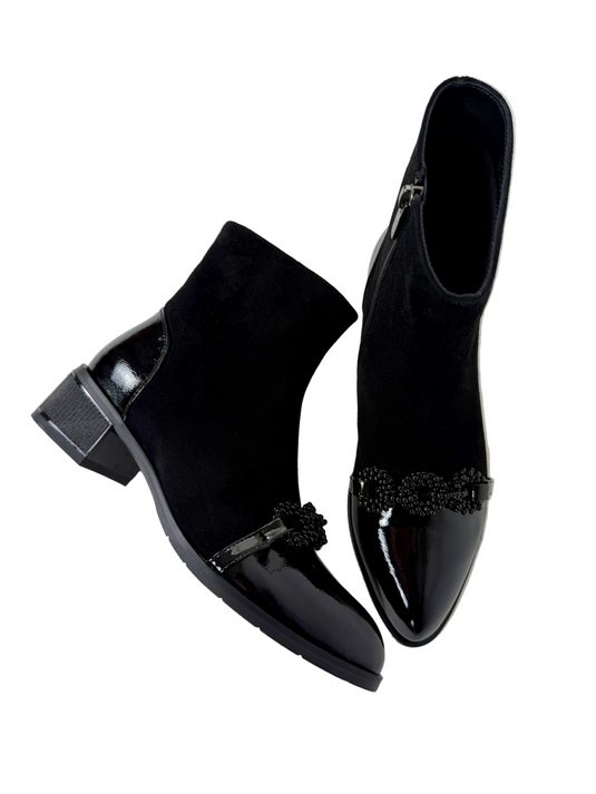 heeled boots