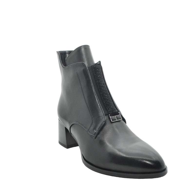 Load image into Gallery viewer, black pointy boots
