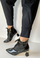 Load image into Gallery viewer, heeled ankle boots