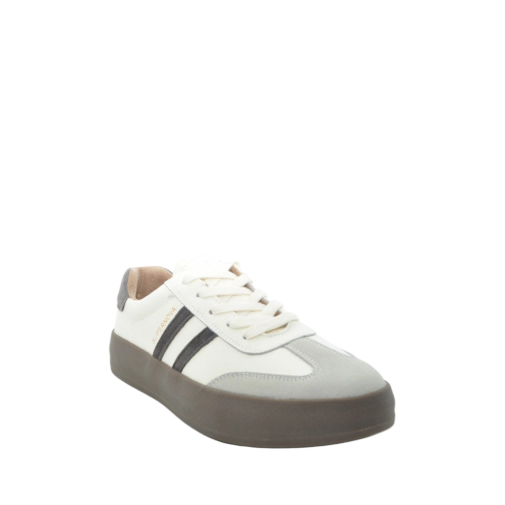 white trainers drilleys