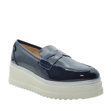 Load image into Gallery viewer, navy wedge moccasin shoes