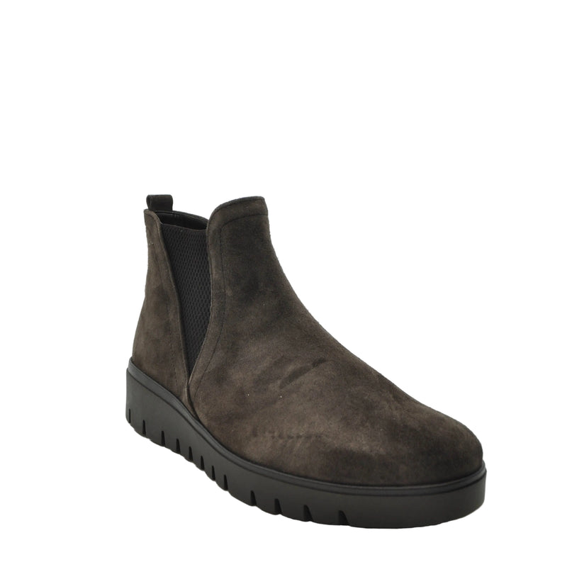 Load image into Gallery viewer, brown low wedge boots in suede
