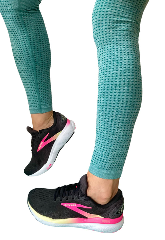 brooks walking shoes women